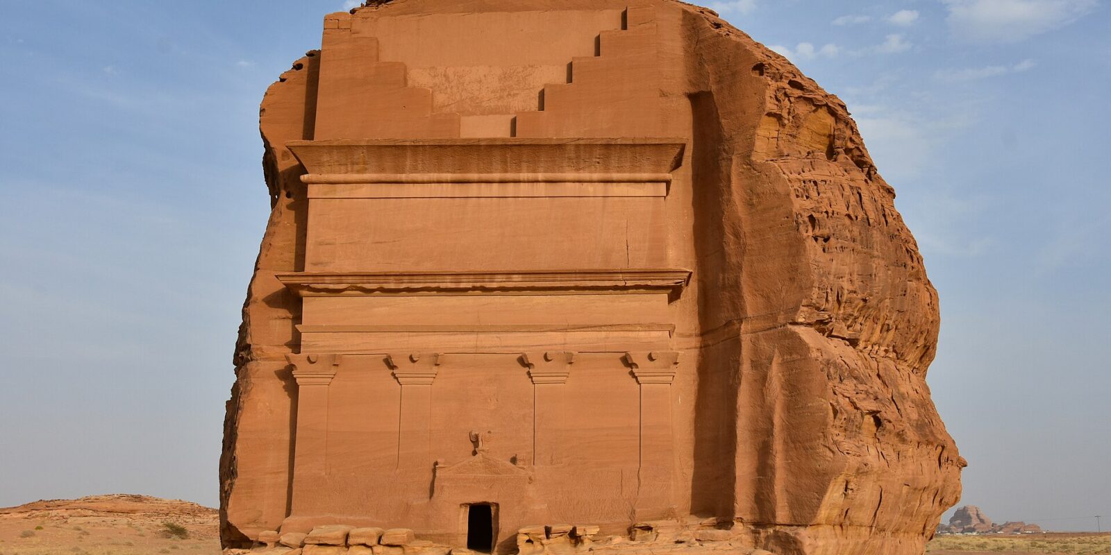 Qasr al-Farid tomb at Hegra, the icon travellers see when learning how to visit Hegra in AlUla
